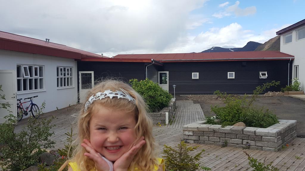 Hotel Sveinbjarnargerdi Svalbarthseyri Экстерьер фото