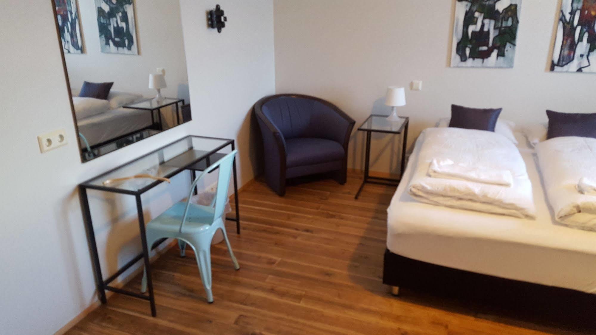 Hotel Sveinbjarnargerdi Svalbarthseyri Экстерьер фото